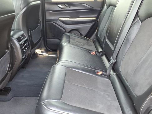 Certified 2023 Jeep Grand Cherokee Altitude AWD/4WD image 16