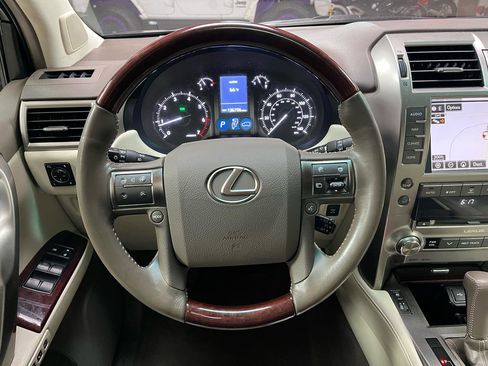 Used 2015 Lexus GX 460 w/ Premium Package AWD/4WD image 12