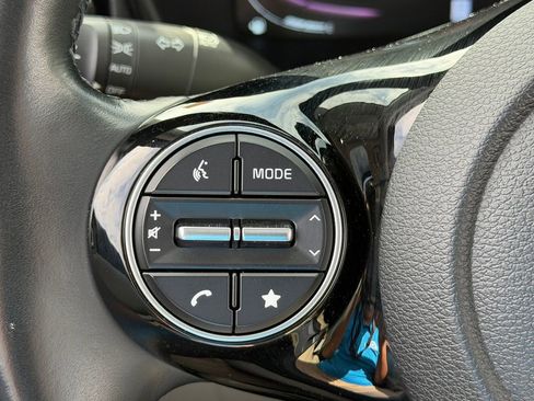 Used 2023 Kia Soul EX image 12