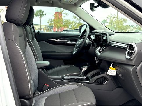New 2024 Chevrolet TrailBlazer LT w/ Convenience Package image 10