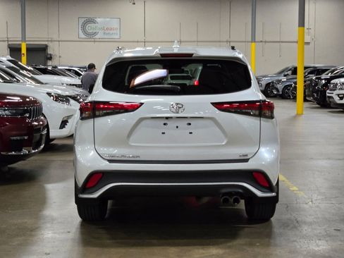 Used 2023 Toyota Highlander XSE image 10