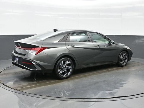 Certified 2025 Hyundai Elantra SEL image 6