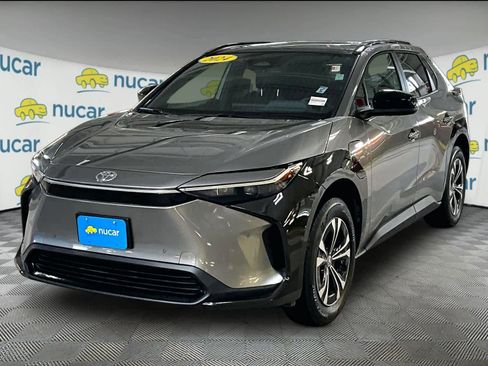 Used 2024 Toyota bZ4X XLE w/ Weather Package image 3