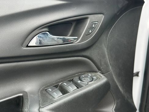 Used 2022 Chevrolet Equinox LT FWD image 12