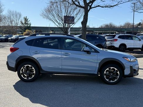 Certified 2022 Subaru Crosstrek 2.0i Premium w/ Moonroof Package image 5