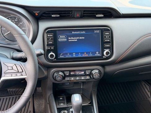 Used 2023 Nissan Kicks SR w/ SR Premium Package FWD image 17