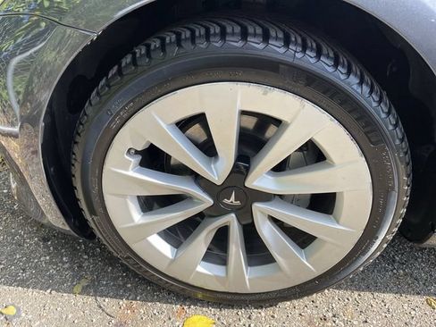 Used 2022 Tesla Model 3 RWD image 2