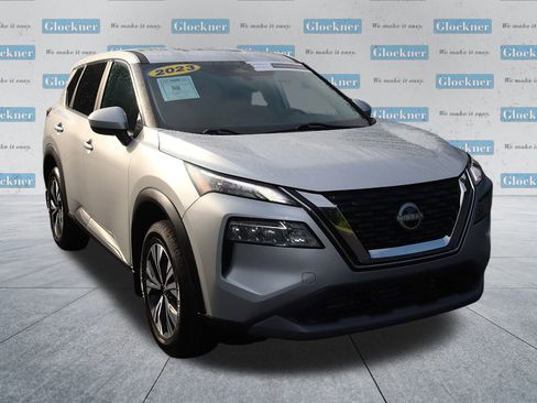 Used 2023 Nissan Rogue SV image 3
