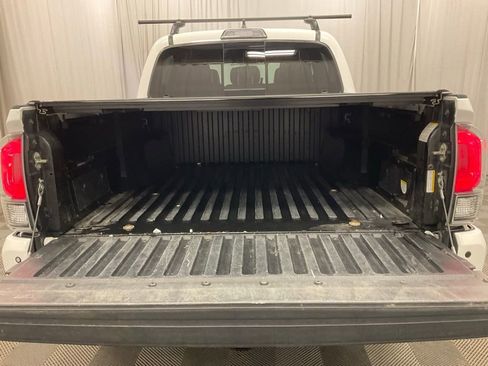 Used 2017 Toyota Tacoma TRD Pro AWD/4WD image 31
