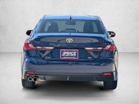 Used 2025 Toyota Camry SE image 6