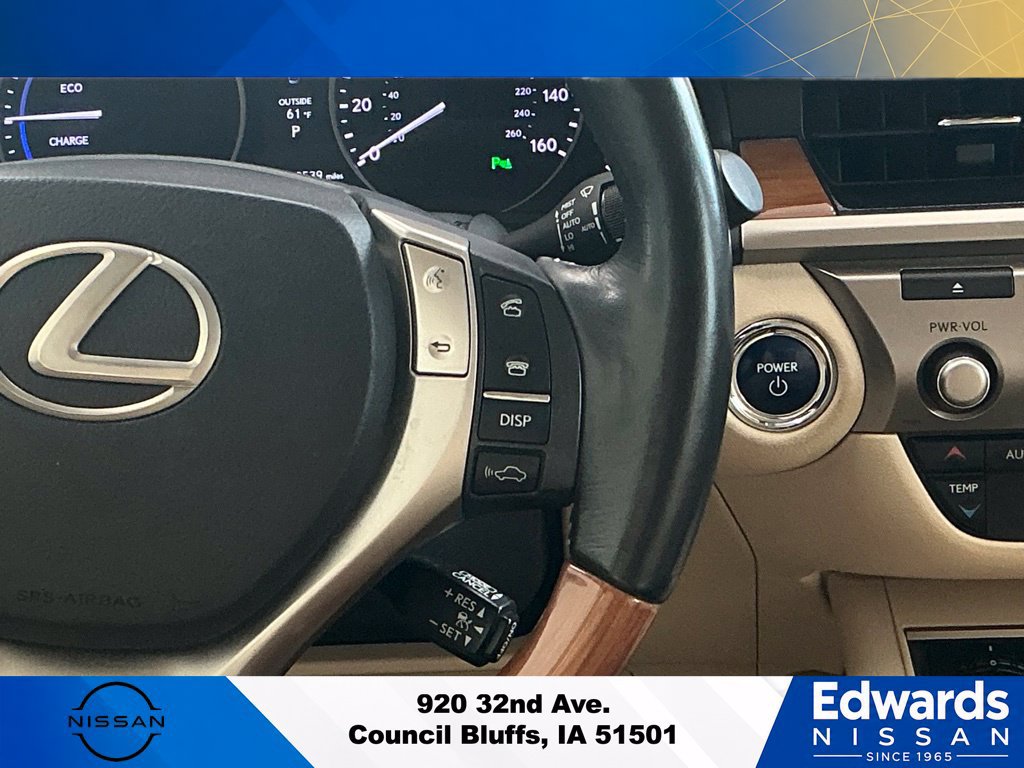 Used 2014 Lexus ES 300h w/ Luxury Package w/Bamboo Trim FWD image 17