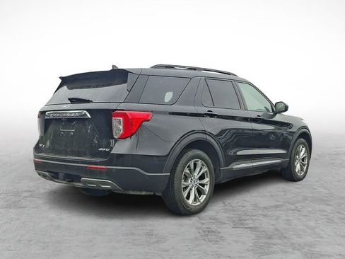 Used 2022 Ford Explorer XLT w/ Equipment Group 202A AWD/4WD image 6