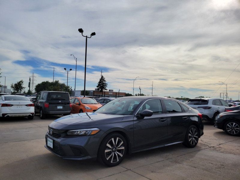 Used 2023 Honda Civic EX image 3