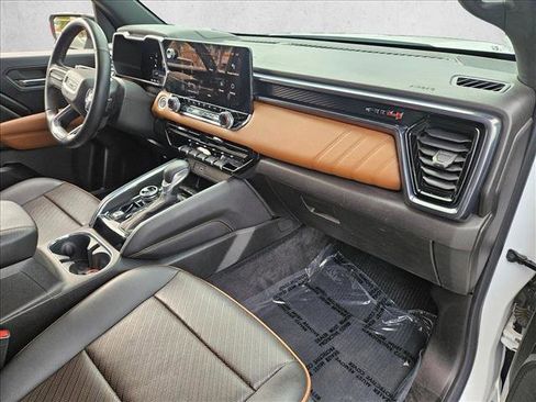 Certified 2023 GMC Canyon AT4 w/ AT4 Premium Package image 19