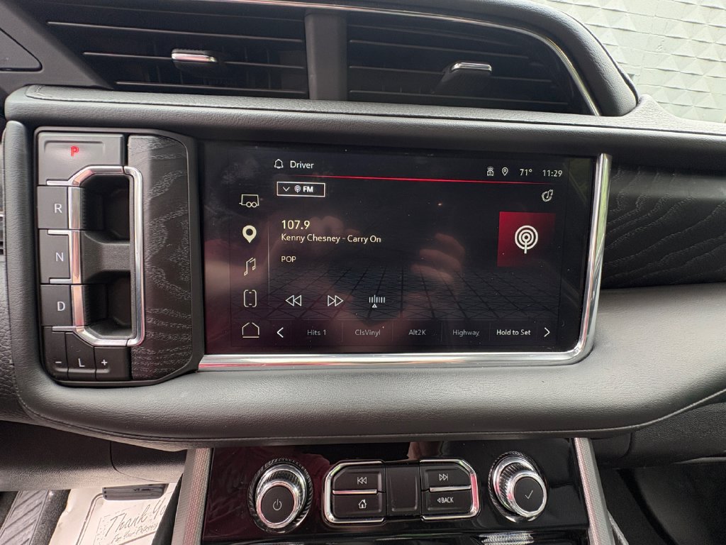 Used 2023 GMC Yukon XL Denali w/ Advanced Technology Package AWD/4WD image 19
