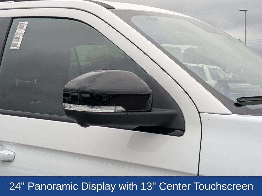 Used 2025 Ford Expedition Platinum w/ Stealth Performance Package AWD/4WD image 11