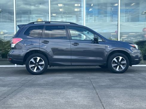 Used 2018 Subaru Forester 2.5i Premium AWD/4WD image 2