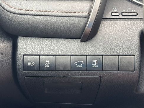 Used 2020 Toyota Camry LE FWD image 22