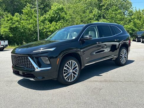 New 2026 Buick Enclave Avenir FWD image 2