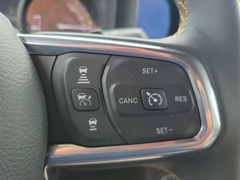 Used 2024 Jeep Wrangler High Altitude AWD/4WD image 17