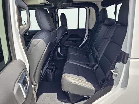 New 2026 Jeep Gladiator Mojave AWD/4WD image 32