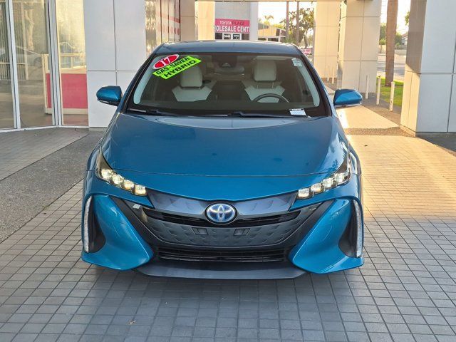 Used 2017 Toyota Prius Prime Premium FWD image 2