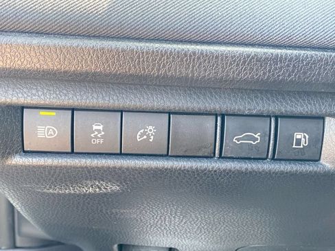 Used 2025 Toyota Camry LE FWD image 31