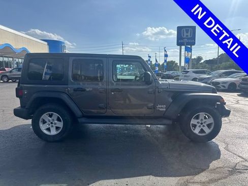 Used 2018 Jeep Wrangler Unlimited Sport S AWD/4WD image 4