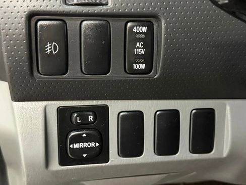 Used 2016 Toyota 4Runner Limited AWD/4WD image 38