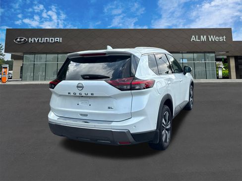 Used 2024 Nissan Rogue SL w/ SL Premium Package FWD image 5