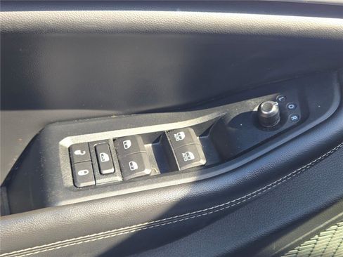 Used 2023 Jeep Grand Cherokee Limited image 23