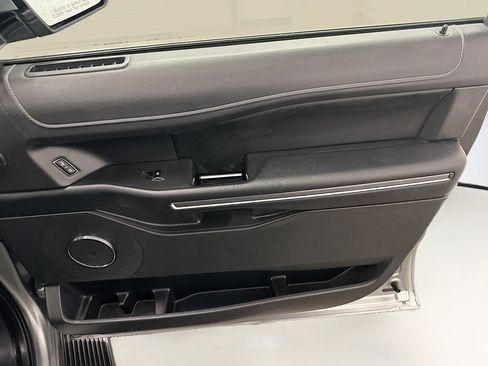 Used 2024 Ford Expedition XLT image 34