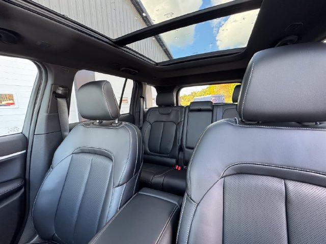 New 2027 Jeep Grand Cherokee Limited AWD/4WD image 37