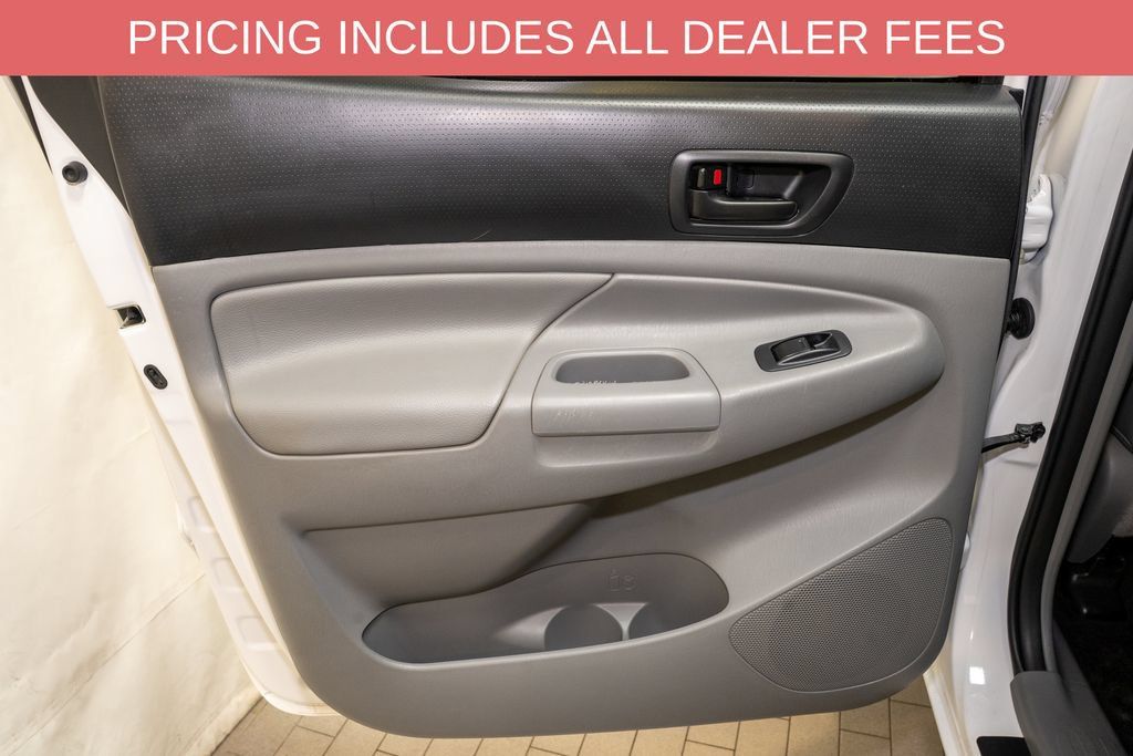 Used 2015 Toyota Tacoma 4x4 Double Cab w/ Limited Package image 9