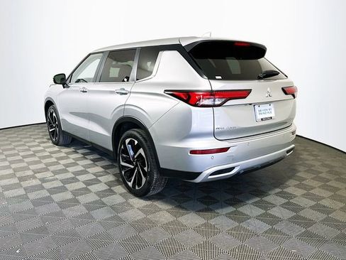 Used 2024 Mitsubishi Outlander SE image 6