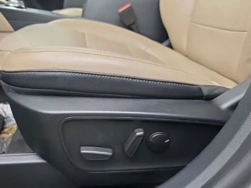 Used 2020 Ford Escape SEL FWD image 7
