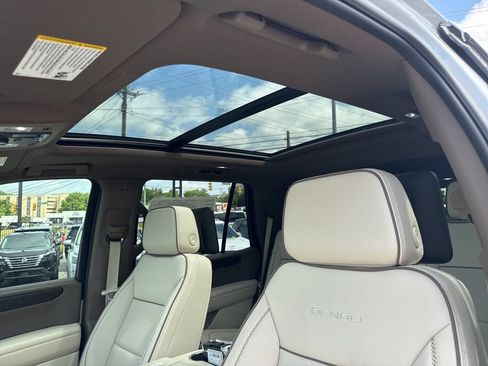 New 2026 GMC Yukon Denali w/ Denali Reserve Package AWD/4WD image 18