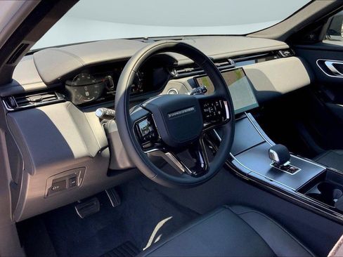 Certified 2026 Land Rover Range Rover Velar Dynamic SE AWD/4WD image 3