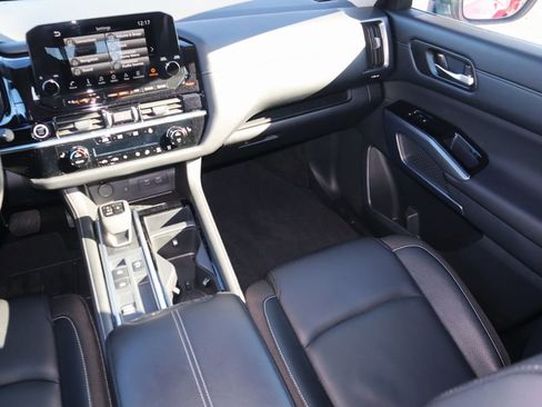 Used 2024 Nissan Pathfinder SL image 13