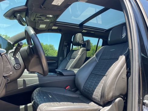 Used 2024 Cadillac Escalade ESV Sport Platinum w/ LPO, ONYX Package AWD/4WD image 7