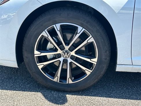 Used 2025 Volkswagen Jetta Sport image 25