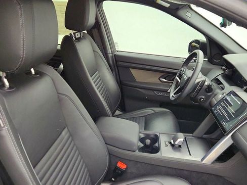 Used 2025 Land Rover Discovery Sport Dynamic SE image 26