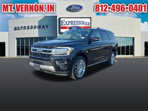 Used 2024 Ford Expedition Limited image 3