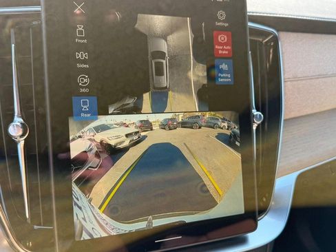 New 2026 Volvo XC90 B6 Plus w/ Protection Package Premier image 16