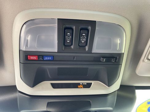 Certified 2025 Subaru Crosstrek 2.0i Premium image 12