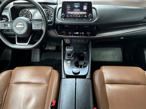 Used 2022 Nissan Rogue SV image 14