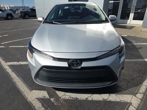 Used 2024 Toyota Corolla LE image 7