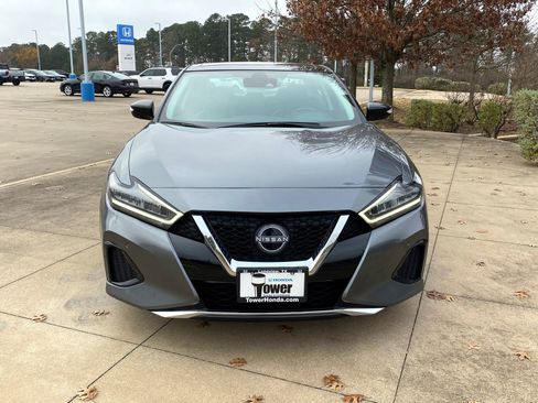 Used 2023 Nissan Maxima SL image 2