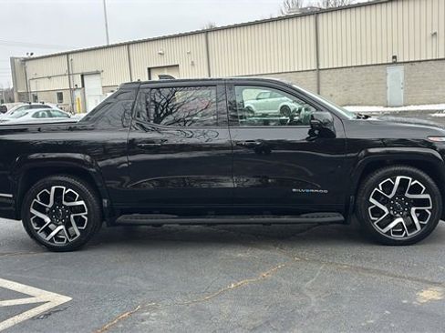 Used 2024 Chevrolet Silverado EV RST image 27