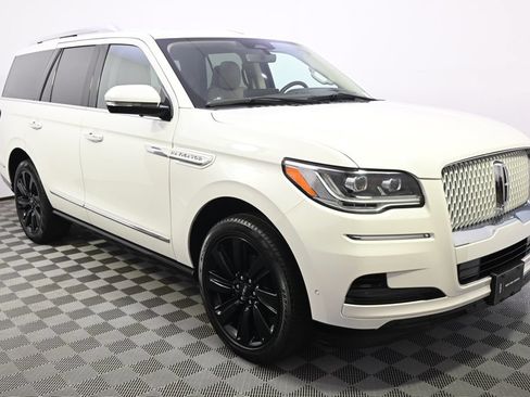 Used 2022 Lincoln Navigator Reserve AWD/4WD image 8